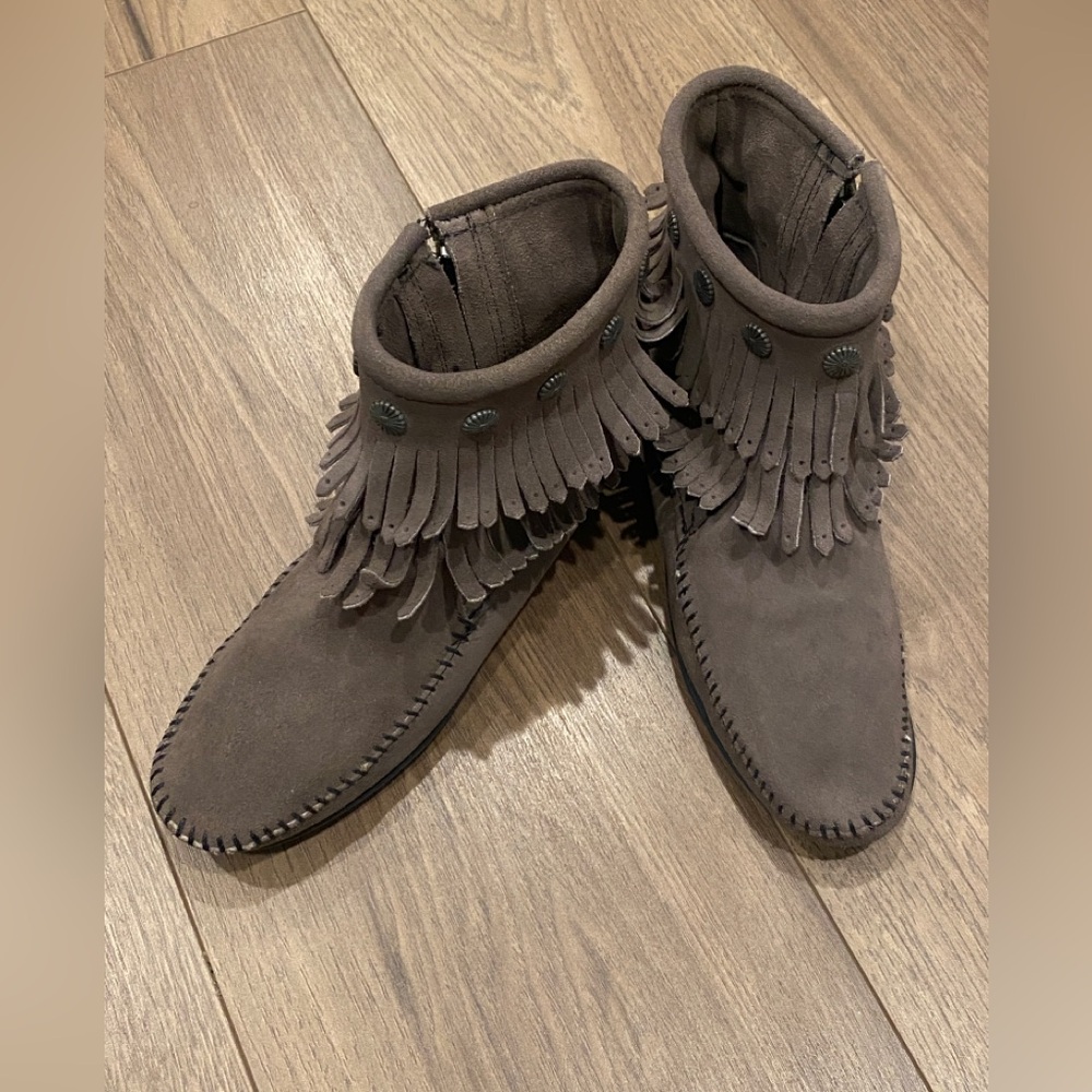 Minnetonka 2 Row Fringe Gray Moccasin Booties